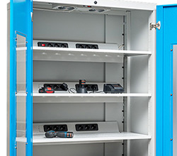 Akkuladeschrank
